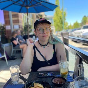 Meet your Posher, Felix